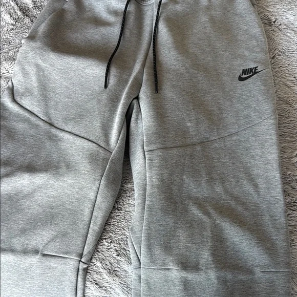Nike Gray Joggers - Picture 6 of 6